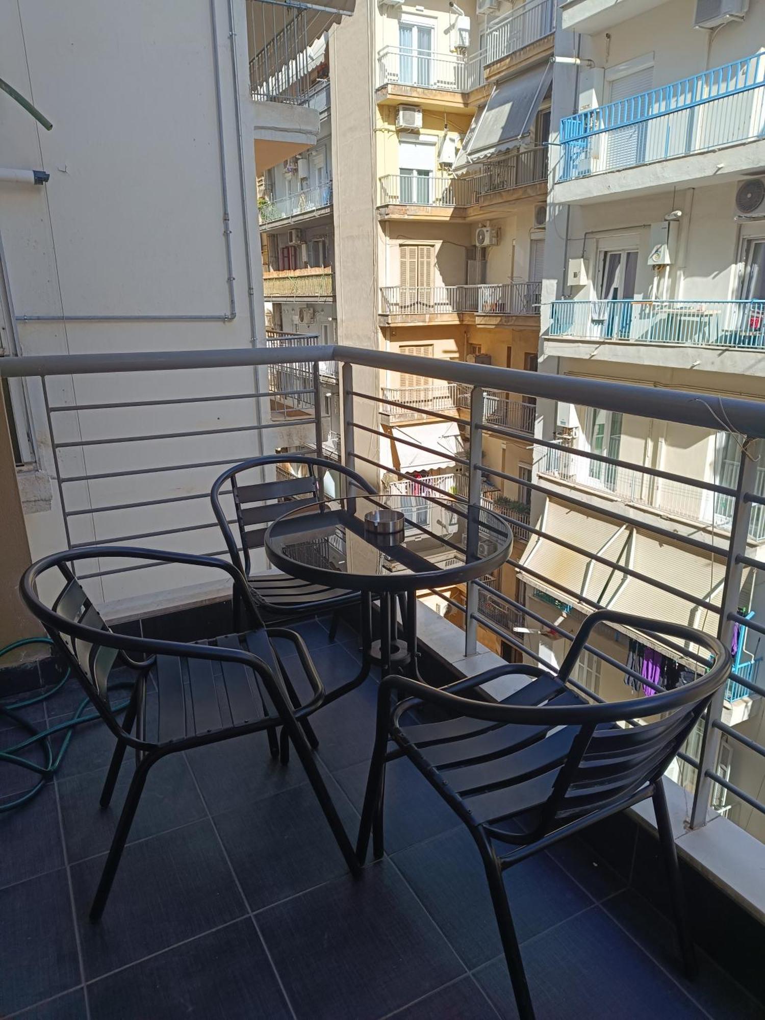 City Vibe-Siggrou 44 Family Studio เทสซาโลนิกิ ภายนอก รูปภาพ